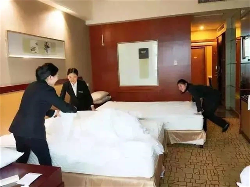 Push the bed Push the bed